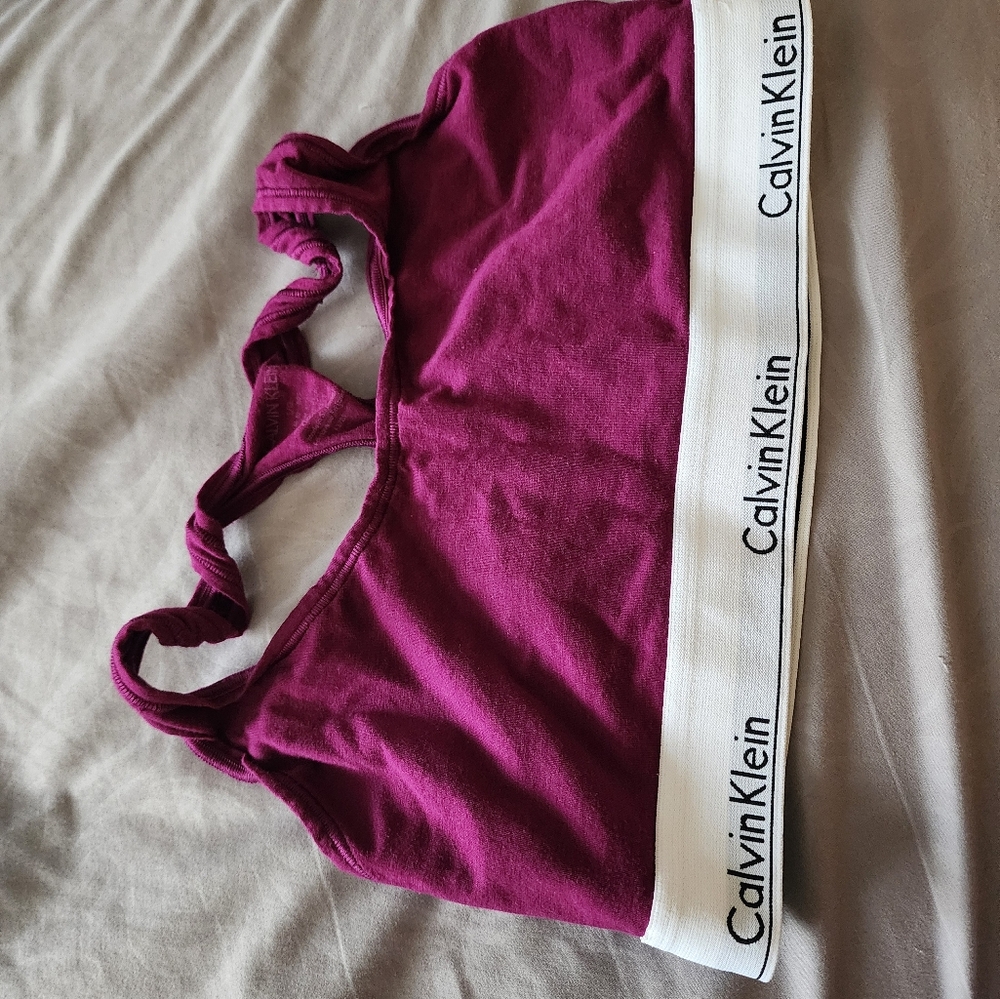 Sports bra
